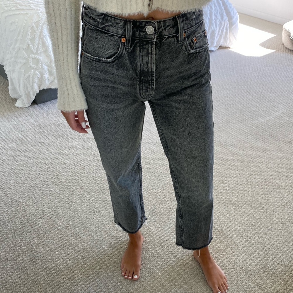 Zara straight leg grey wash jean with raw edge size USA 4